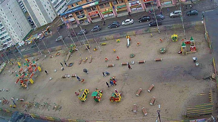 Детская площадка у «Столицы» (Петрозаводск, Россия)